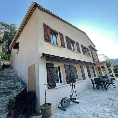 Rez De Avec Piscine Apartmán