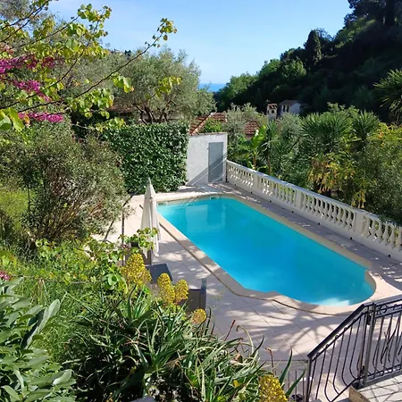 Apartmán Rez De Avec Piscine