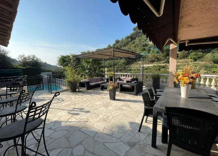 Rez De Avec Piscine דירה